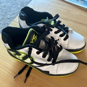 Size 3 Heelys in great condition